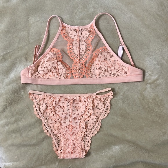Peach Victoria secret bra and panty set xs bundle - Picture 5 of 5